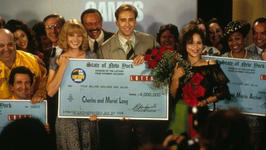 Bridget Fonda, Nicolas Cage y Rosie Perez en 'Te puede pasar a ti'