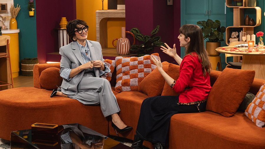 Així va reaccionar l'actriu Paula Malia quan va veure escenes de sexe de 'Valeria' amb la seva mare