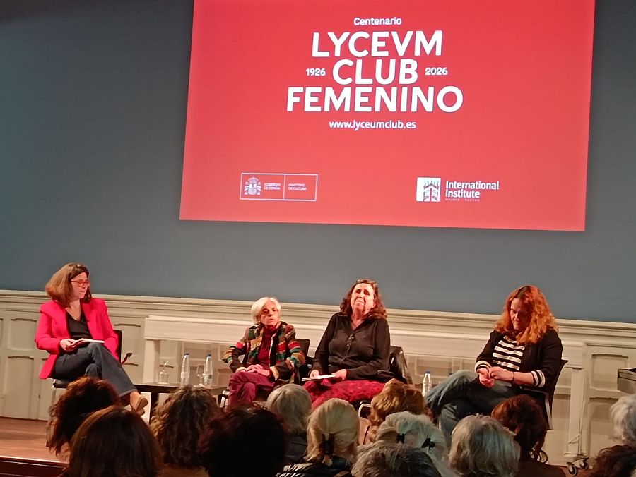 Ana María López Cuadrado, Concha Fagoaga, Carmen de la Guardia y Tania Balló en la Conferencia Inaugural del Centenario del Lyceum Club en el Instituto Internacional