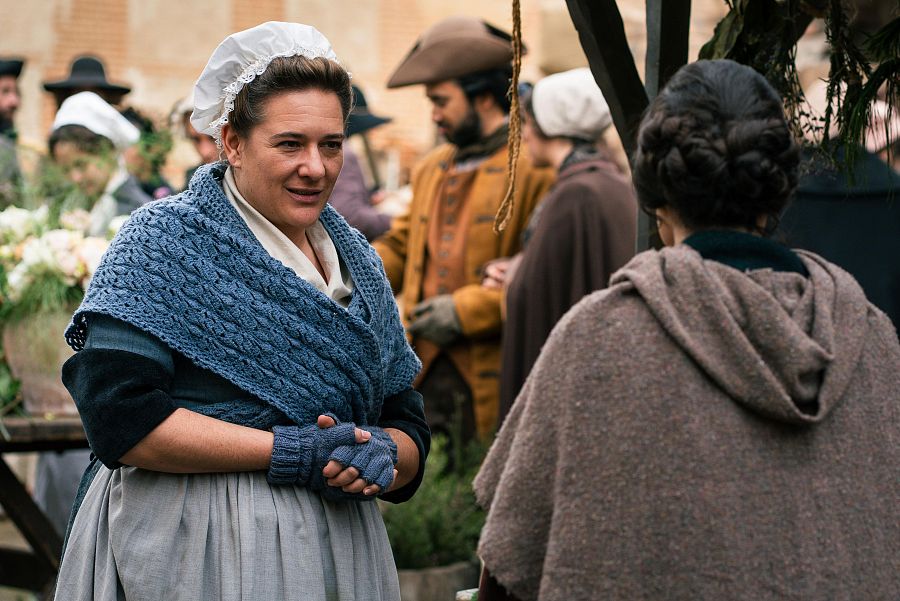 Luisa conoce a Aurora