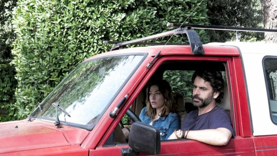 Eduardo Noriega, Jarabe de Palo y Amaral: 'La novia de rojo', una comedia romántica italiana muy española