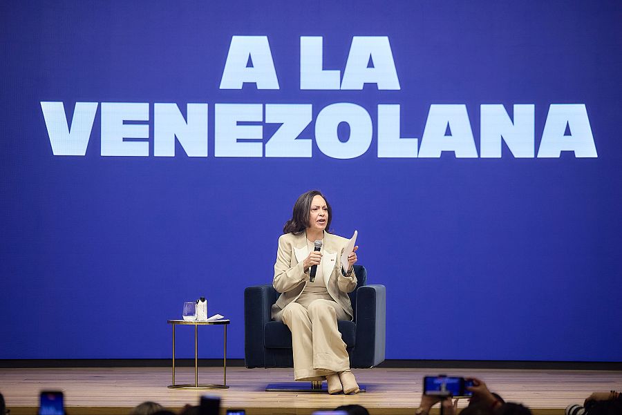 La opositora venezolana María Corina Machado ofrece declaraciones a los medios, en el auditorio El Beatriz