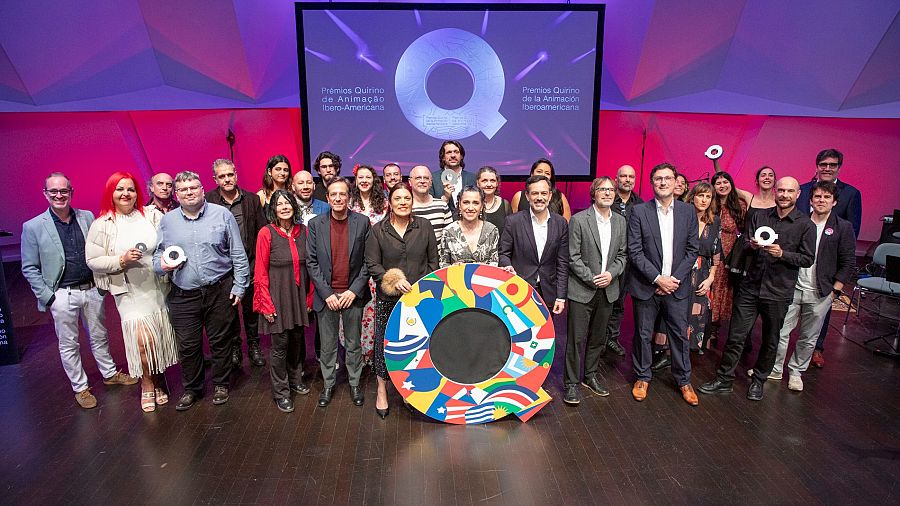 Foto de familia de los premiados