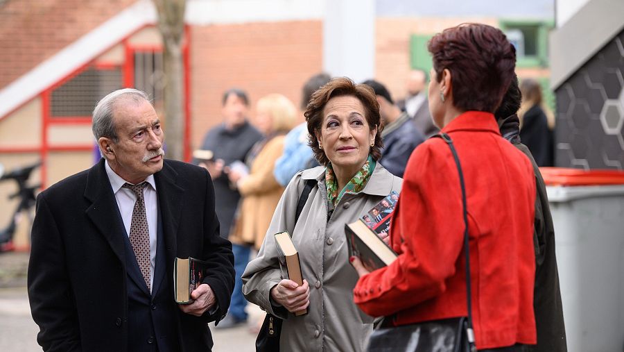 Carmen Balagué con sus compañeros de 'Cuéntame cómo pasó'