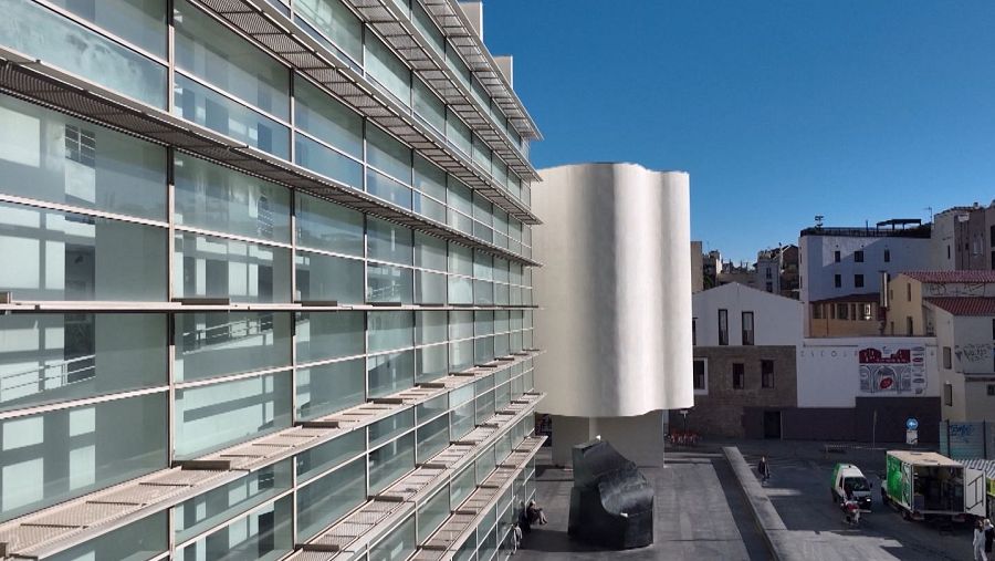 El programa sobre arquitectura de La 2Cat s'endinsa al Museu d'Art Contemporani de Barcelona per repensar el paper de l'art al món actual