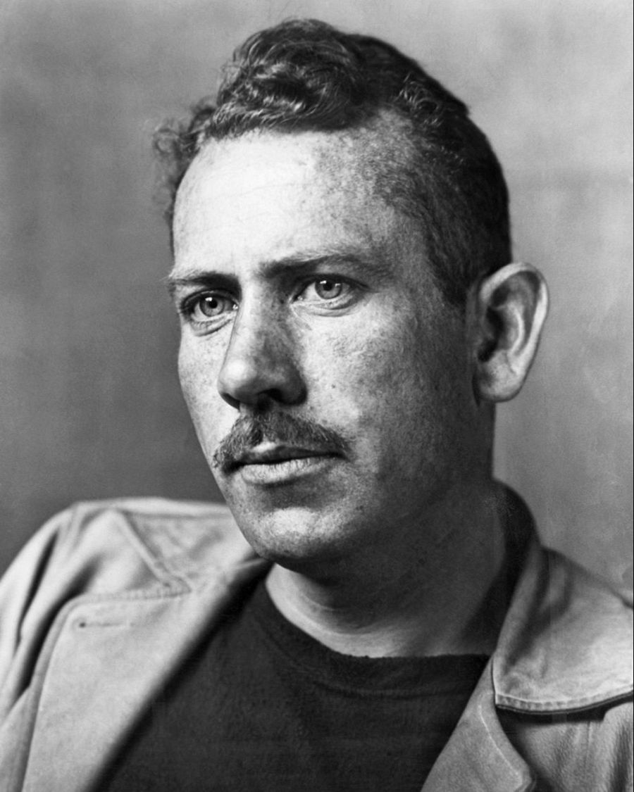 John Steinbeck, fotografiado hacia finales de los años 30