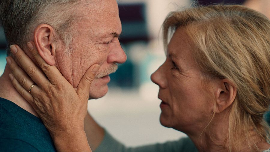 Despertar, con Jared Harris, Juliet Stevenson y Eric Doherty