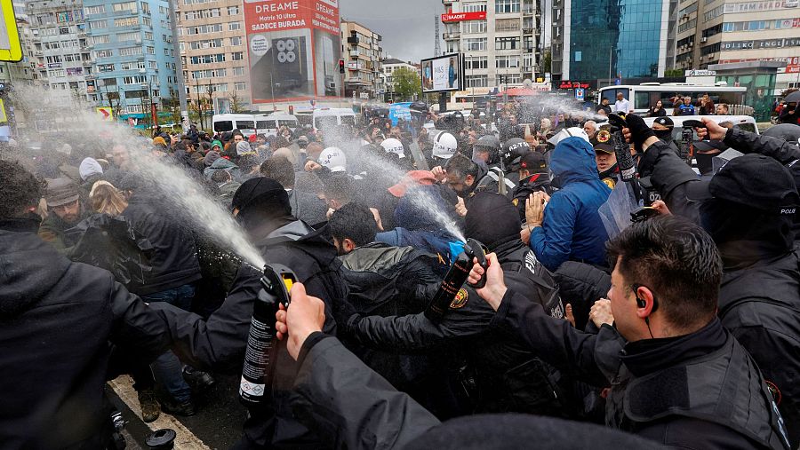 Enfrentamientos en la manifestación del 1 de mayo en Estambul