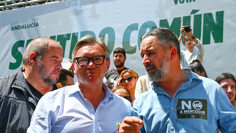 Santiago Abascal, junto al candidato de Vox, Manuel Gavira, en un acto en Jaén.