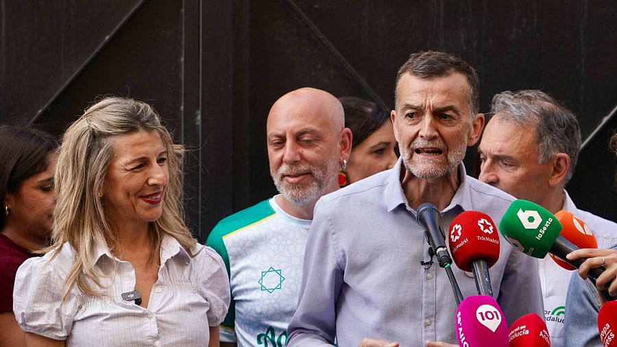 Antonio Maíllo y Yolanda Díaz asisten a la manifestación del 1 de mayo en Málaga.