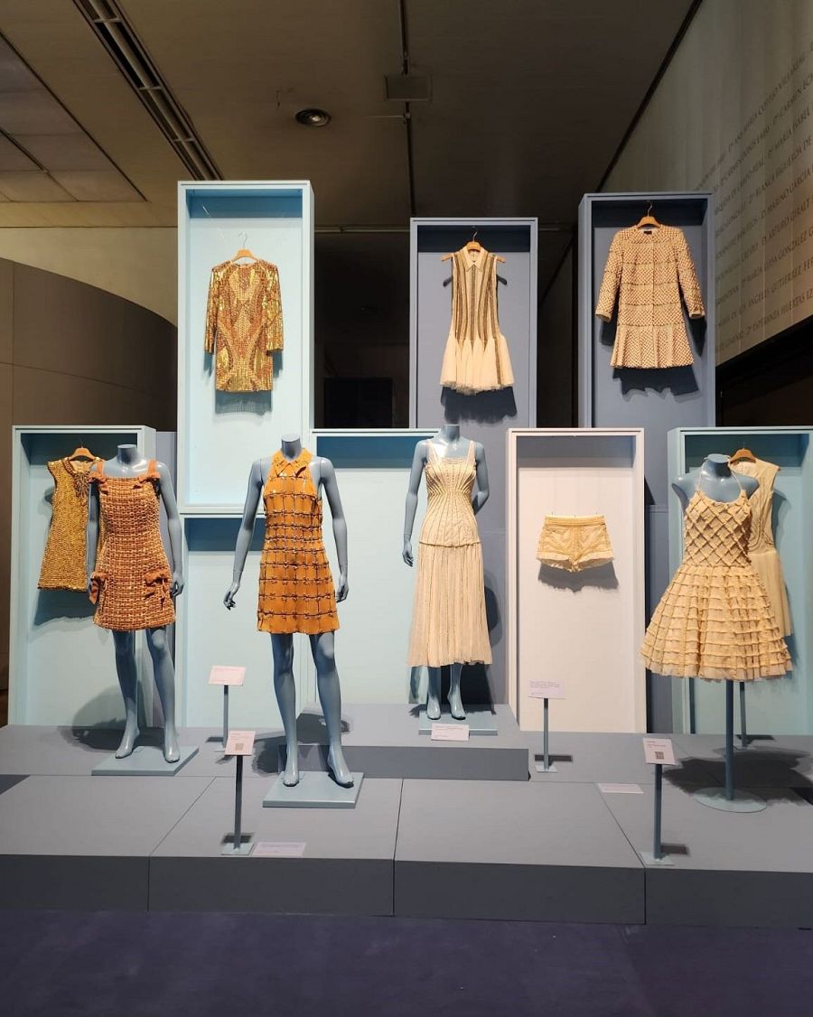 La exposición de Teresa Helbig llega al Museo del Traje
