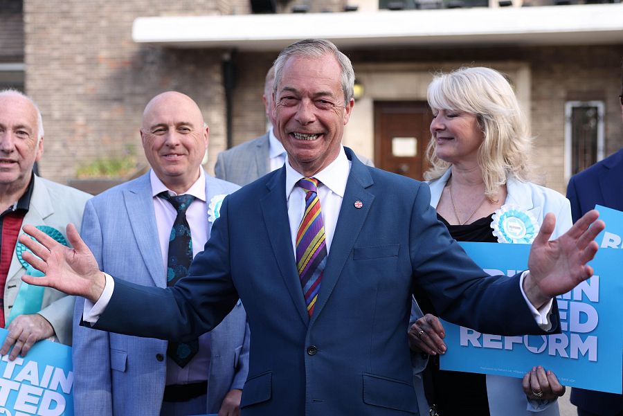Nigel Farage celebra los resultados