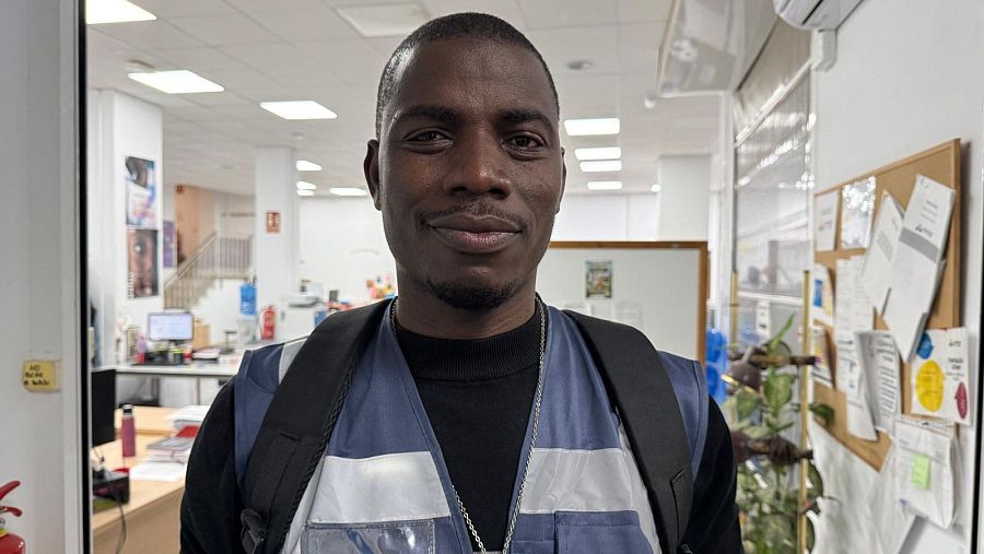 Sekou en la sede de la Fundación Cepaim Convive en El Ejido