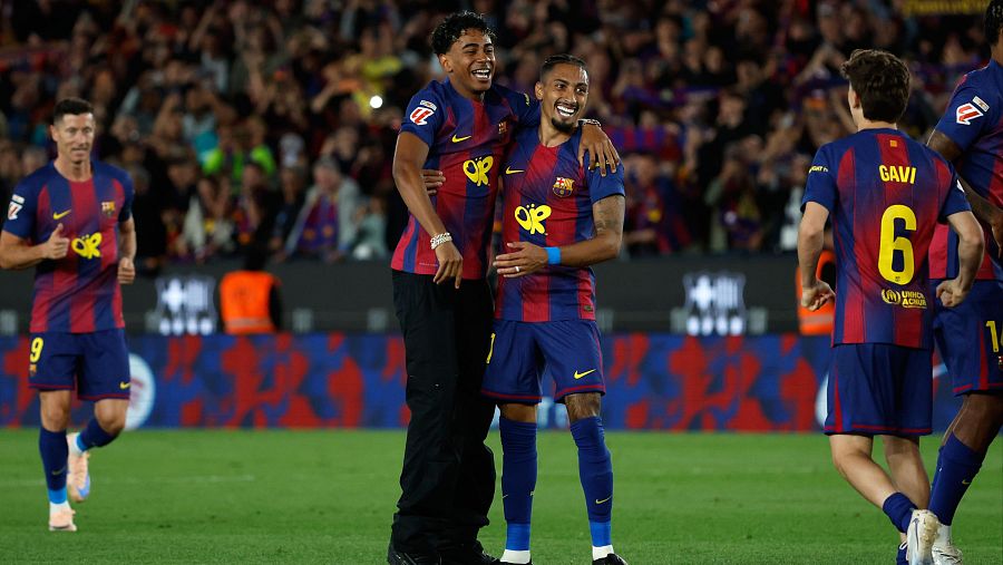 Lamine y Raphinha, las dos estrellas del Barcelona.