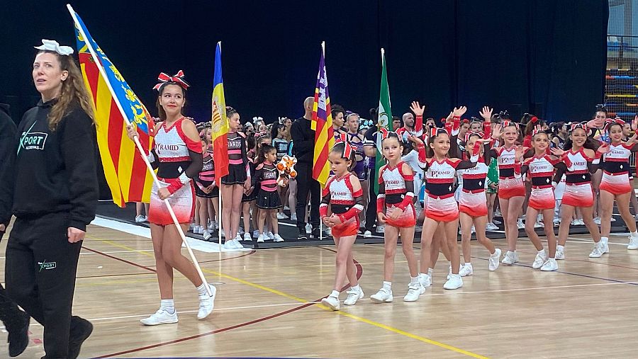 Desfile de los atletas en el V Campeonato de España de 'Cheerleading'.
