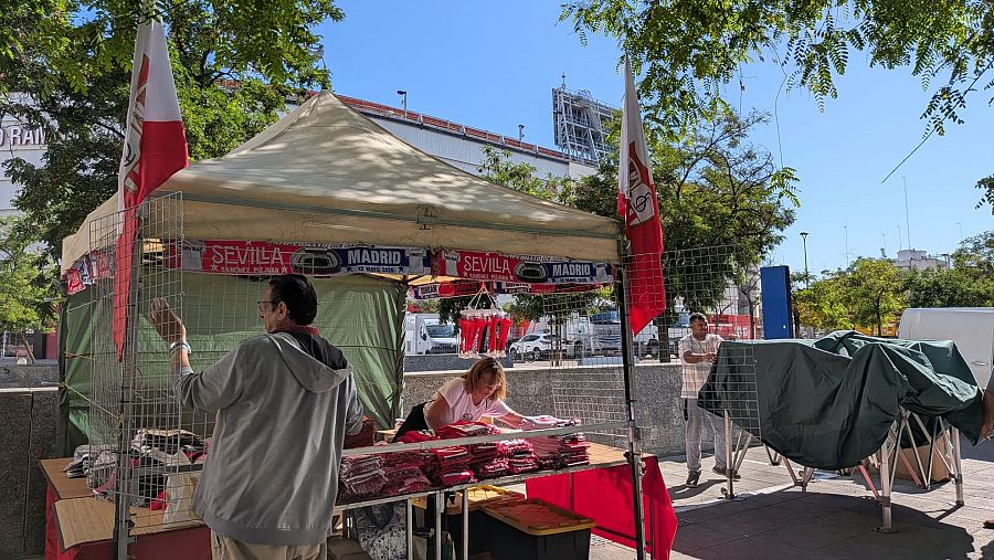 Los exteriores del estadio Ramón Sánchez Pizjuán de Sevilla este domingo 17 de mayo