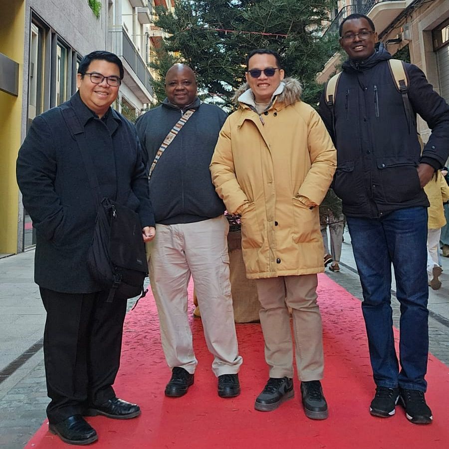 La comunidad de agustinos en Barcelona está formada por dos religiosos filipinos y dos tanzanos.