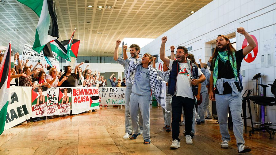 Llegada al Aeropuerto de Barcelona de los activistas de la Global Sumud Flotilla
