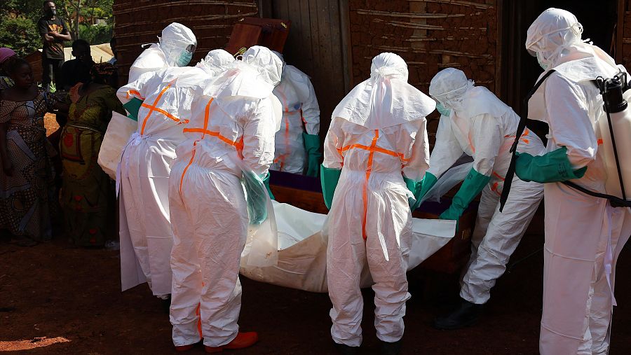 La OMS admite que el ébola le lleva ventaja en el Congo