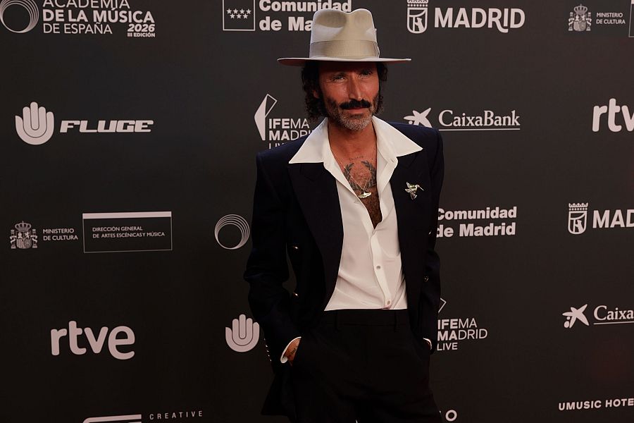 Leiva en la alfombra roja de los Premios de la Academia de la Música de España