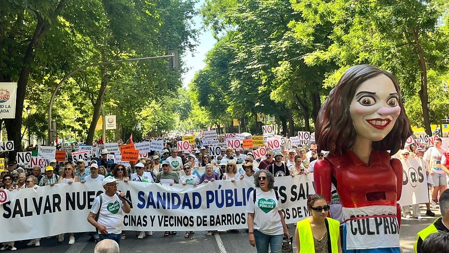 Una nueva manifestación recorre Madrid en defensa de la sanidad pública y frente al 