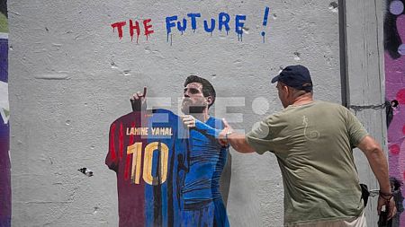 Mural del artista Tv Boy en Barcelona