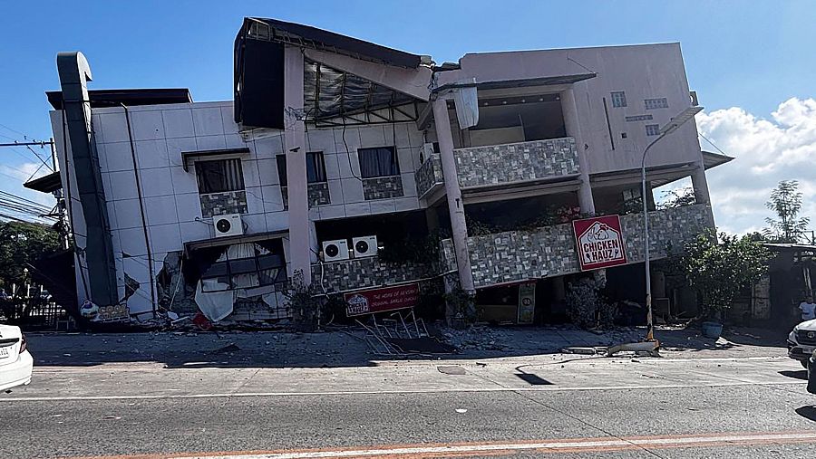 Un edificio derrumbado tras el terremoto de magnitud 7.8 en la ciudad de General Santos