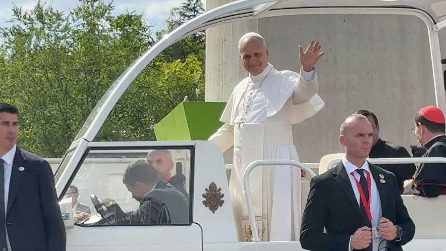 Saludo del Papa a los trabajadores de RTVE, en Torrespaña