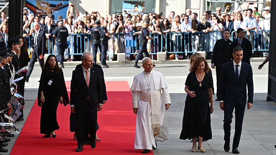 Las mejores imágenes de la visita del papa a España: lunes 8 de junio