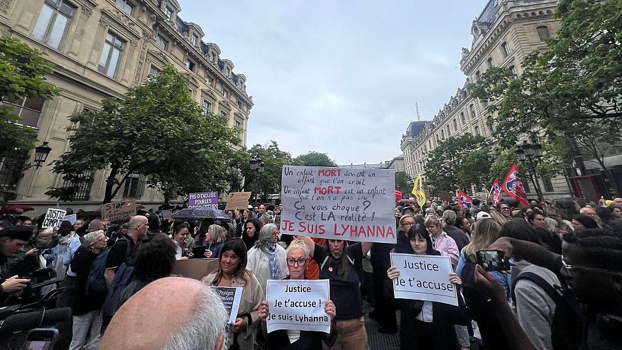 Concentración en París por el homicidio de la pequeña Lyhanna