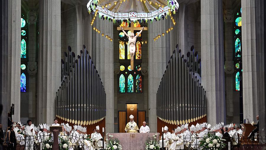 El pontífice ha oficiado una misa en la basílica de la Sagrada Familia.