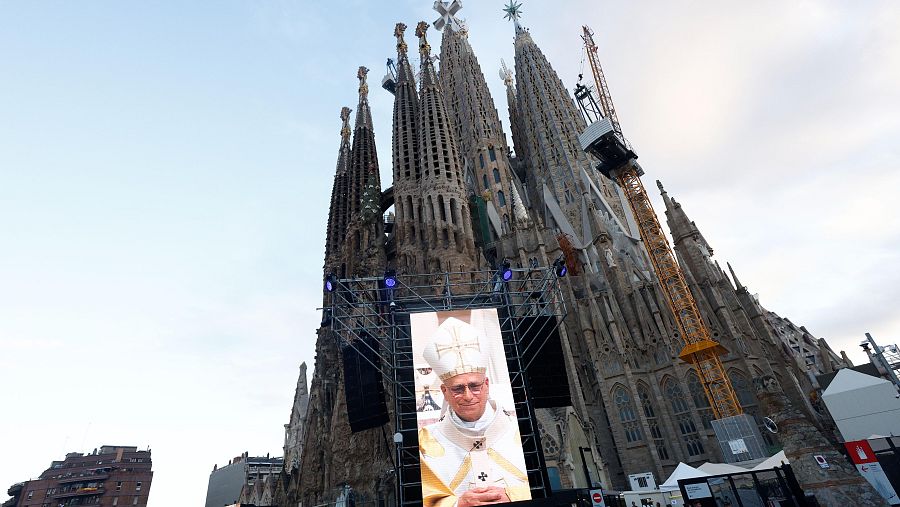 El papa León XIV oficia la misa solemne en la Sagrada Familia por el centenario de la muerte de Antoni Gaudí.