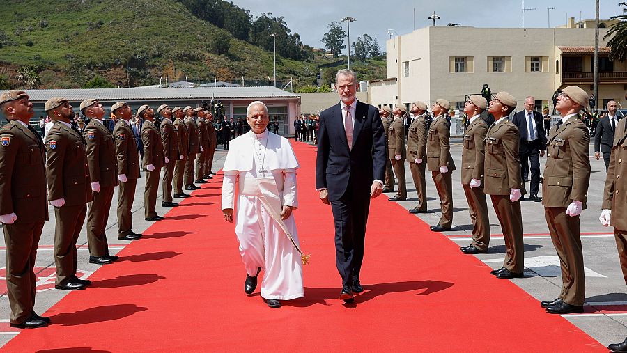 Ceremonia de despedida de León XIV en el aeropuerto de Tenerife