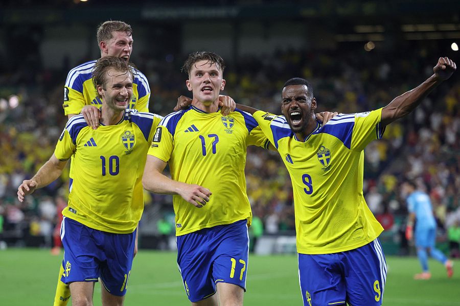 Gyökeres (17) e Isak (9) celebran el tercer gol