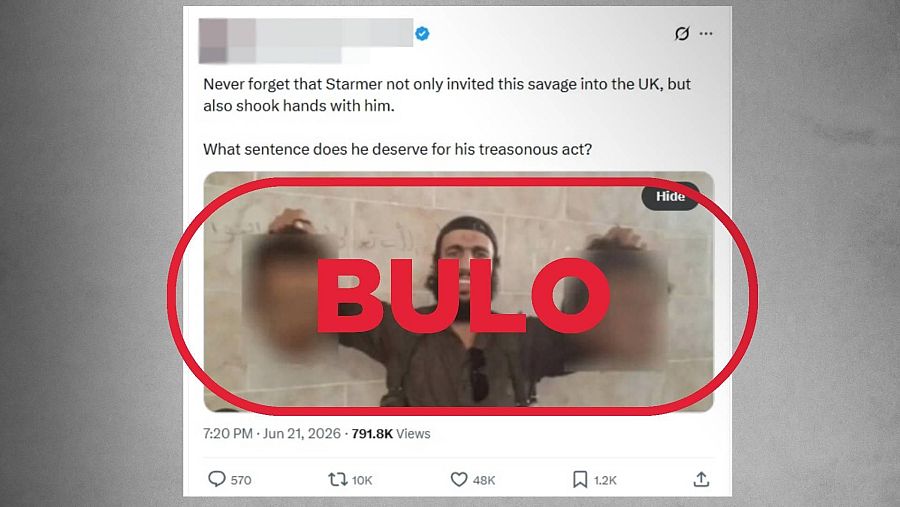 Mensaje de X que difunde el bulo de que el hombre con dos cabezas decapitadas entró en Reino Unido durante el mandato de Keir Starmer
