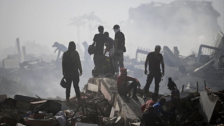Labores de rescate en los terremotos de Venezuela.