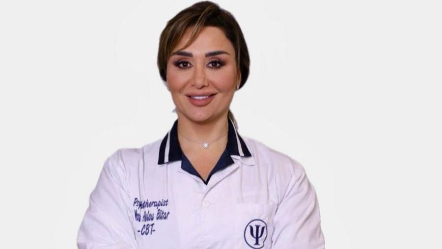 La doctora Norma pasando consulta en Saida (Libano)