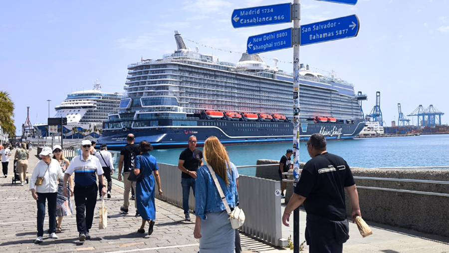 Los cruceros en Las Palmas de Gran Canaria, causa de masificación turística y contaminación