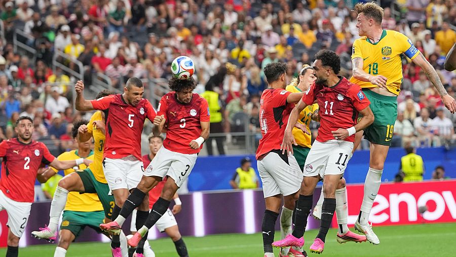 Gol en propia se Mohamed Hany