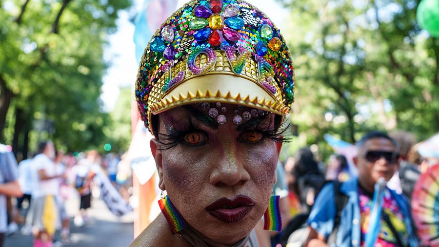 Una drag queen durante la manifestación estatal del Orgullo
