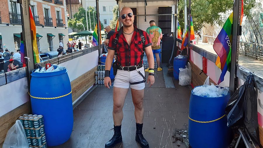 Mario Campano, organizador de la carroza de Cogam