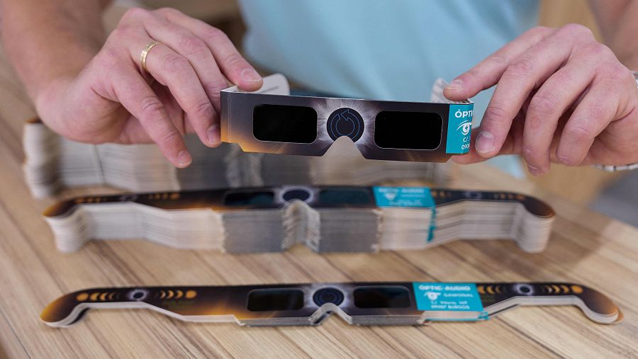 Gafas para ver eclipses certificadas según la norma internacional
