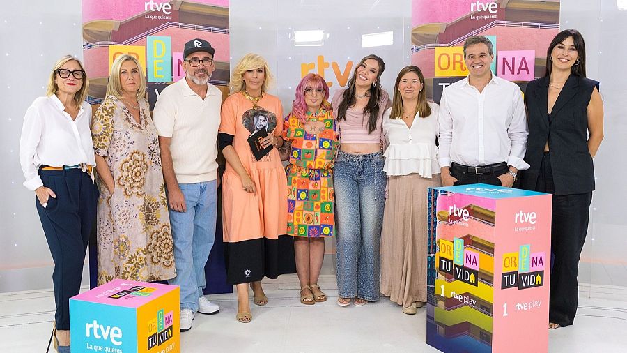 Foto de familia de 'Ordena tu vida'