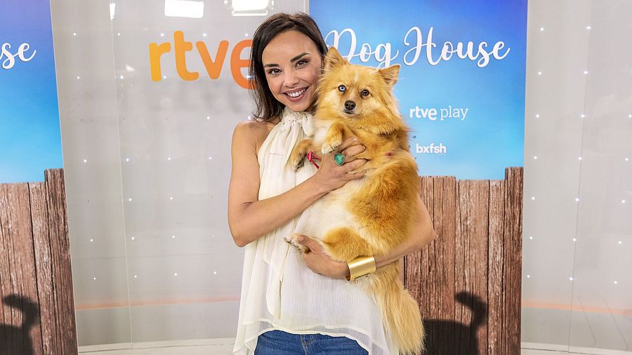 Chenoa con su perrita Cloe