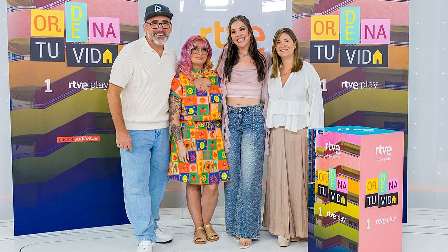 Inés Hernand junto a los especialistas José Antonio Peironcely, Cristina Simón y Pilar Quintana