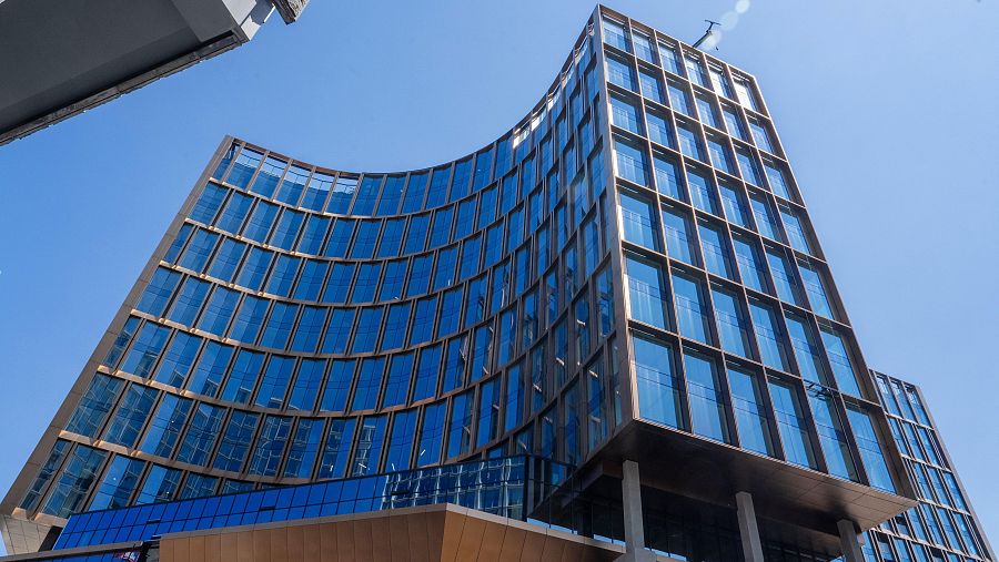 El edificio Oxy de Bruselas donde se ha declarado el fuego de este martes en Bruselas