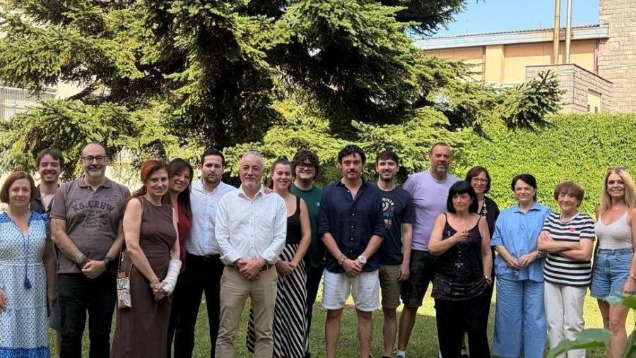 Organizadores y participantes en el curso 