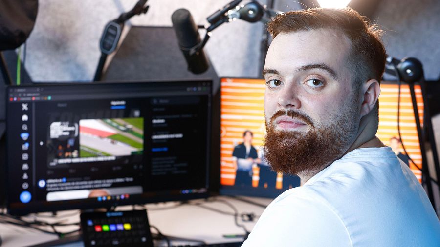 El creador de contenido, comentarista de partidos y empresario Ibai Llanos en una entrevista en su casa, 2024