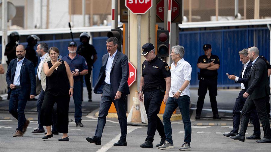 El presidente del Gobierno, Pedro Sánchez, y el ministro del Interior, Fernando Grande Marlaska