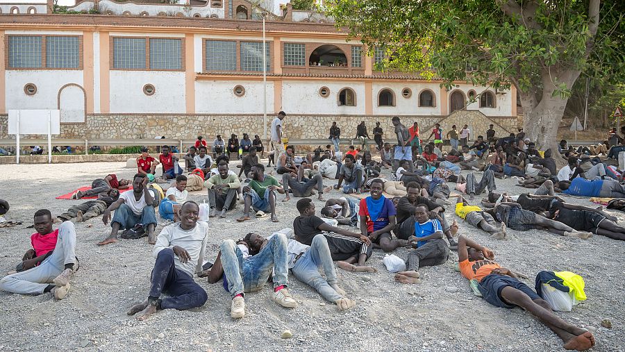 Grupos de migrantes en Ceuta